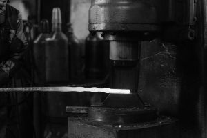 Fers forgés ou moulés : les différences techniques