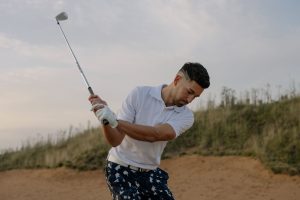 Softshell de travail au golf : bien choisir sa veste de swing