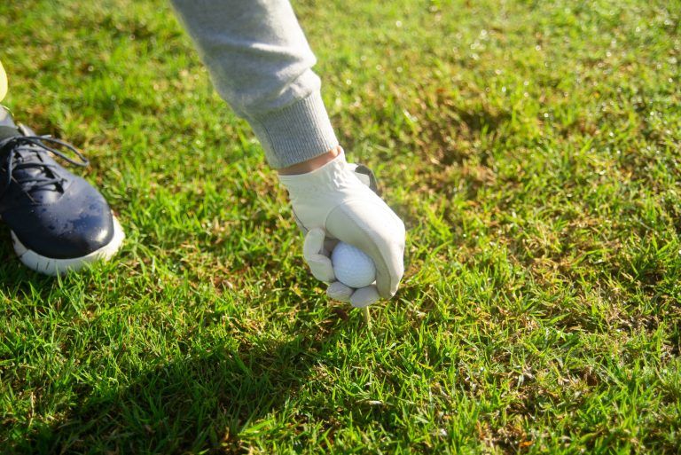 Changer un grip de golf : le guide technique 2026