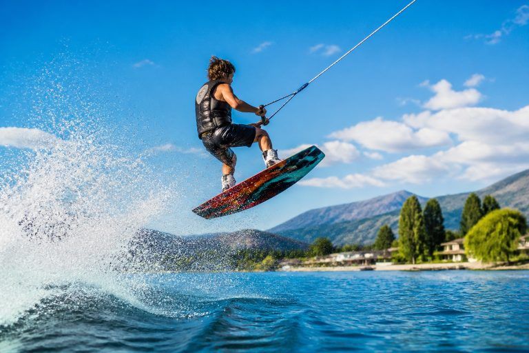Wakeboard : tout pour tes premières glisses et figures