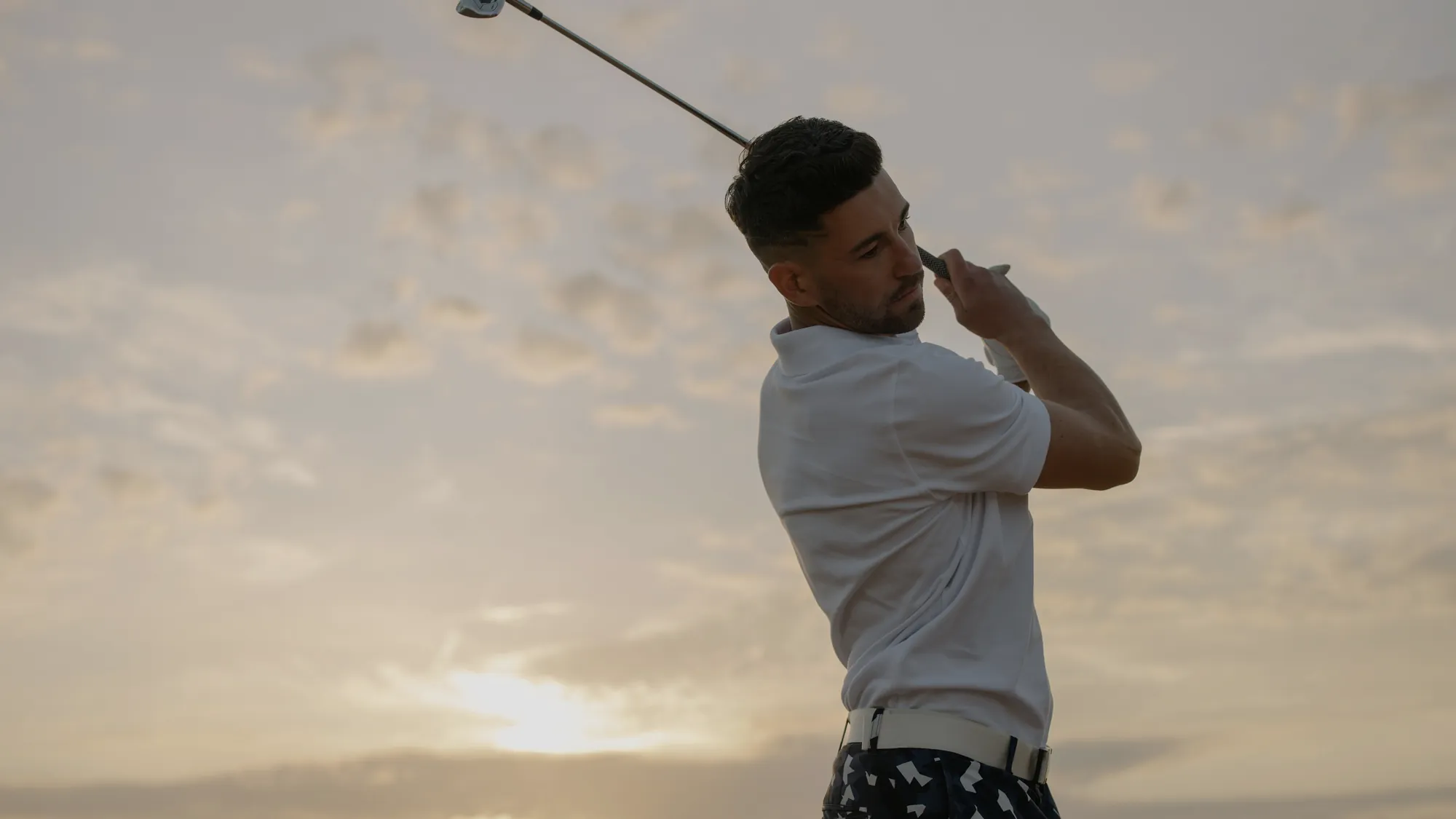 Golfeur en fin de swing